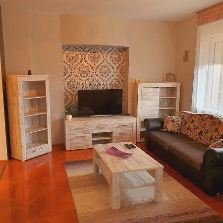Adel Apartman Miskolc Exterior photo