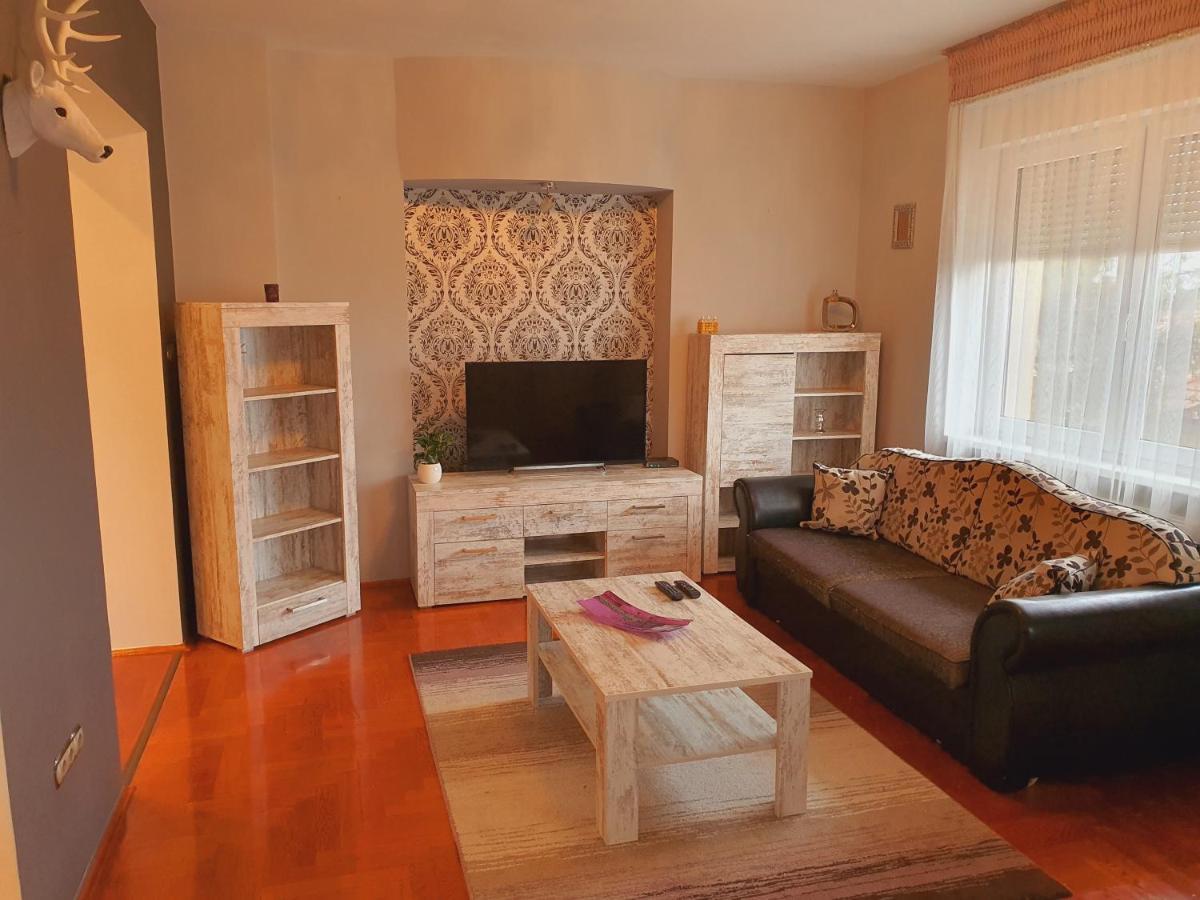 Adel Apartman Miskolc Exterior photo